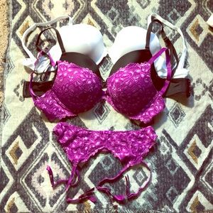 Frederick’s of Hollywood push-up bra/garter bundle